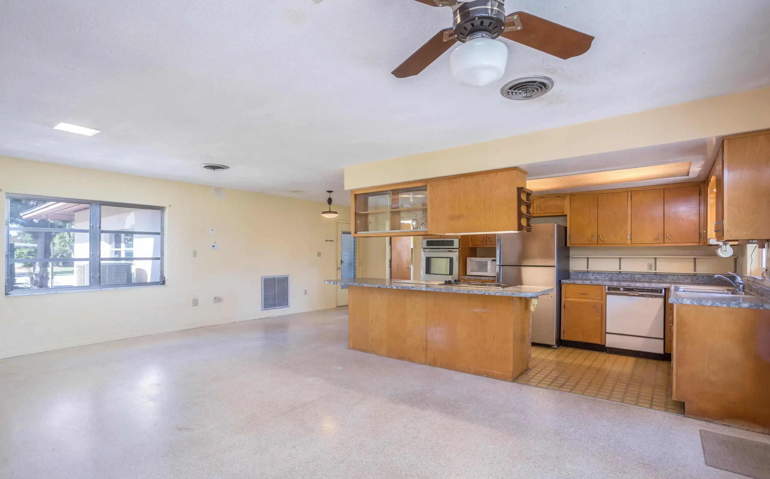 116 Sunset Kitchen Before — Counters