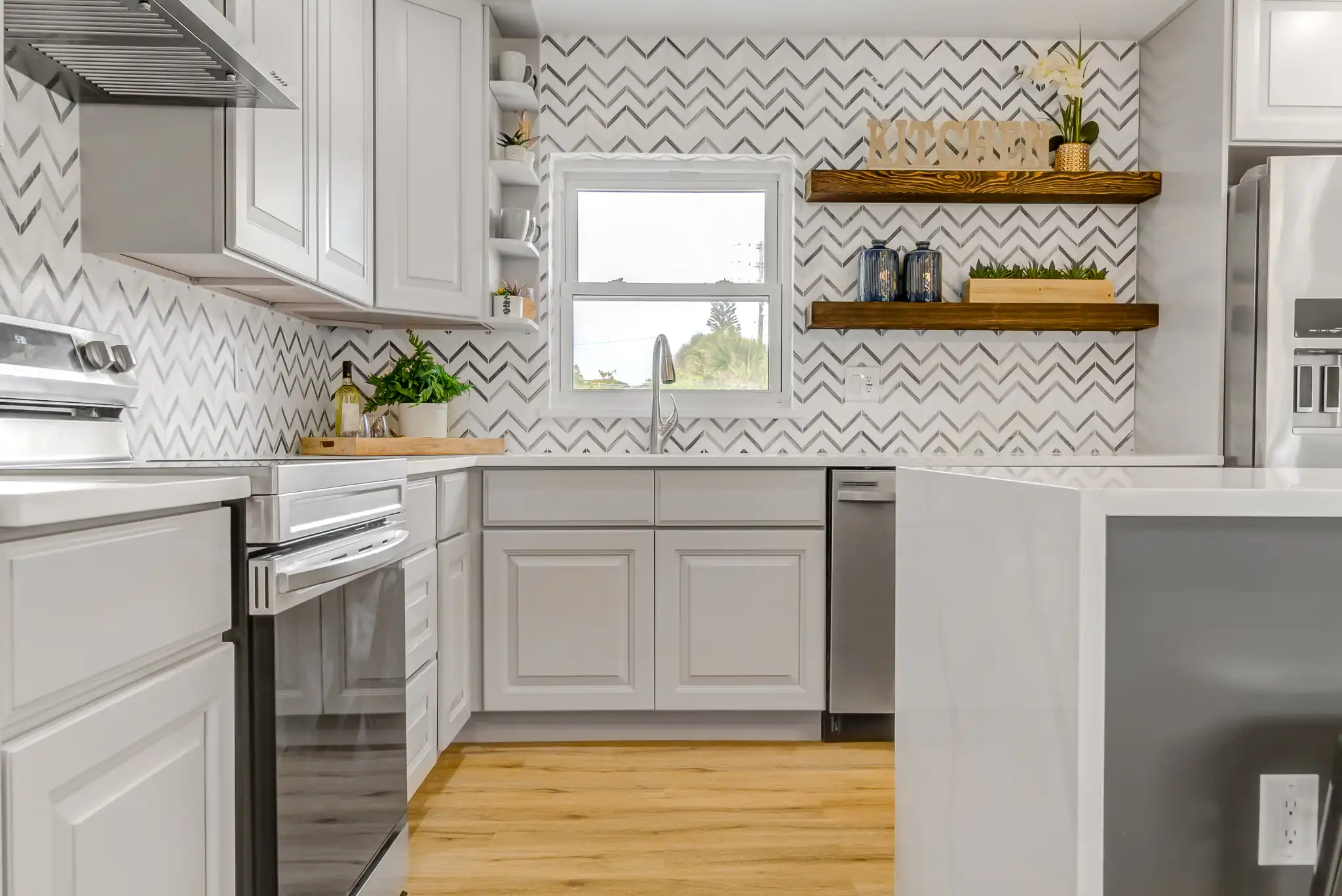 116 Sunset Kitchen After — Island and Dining