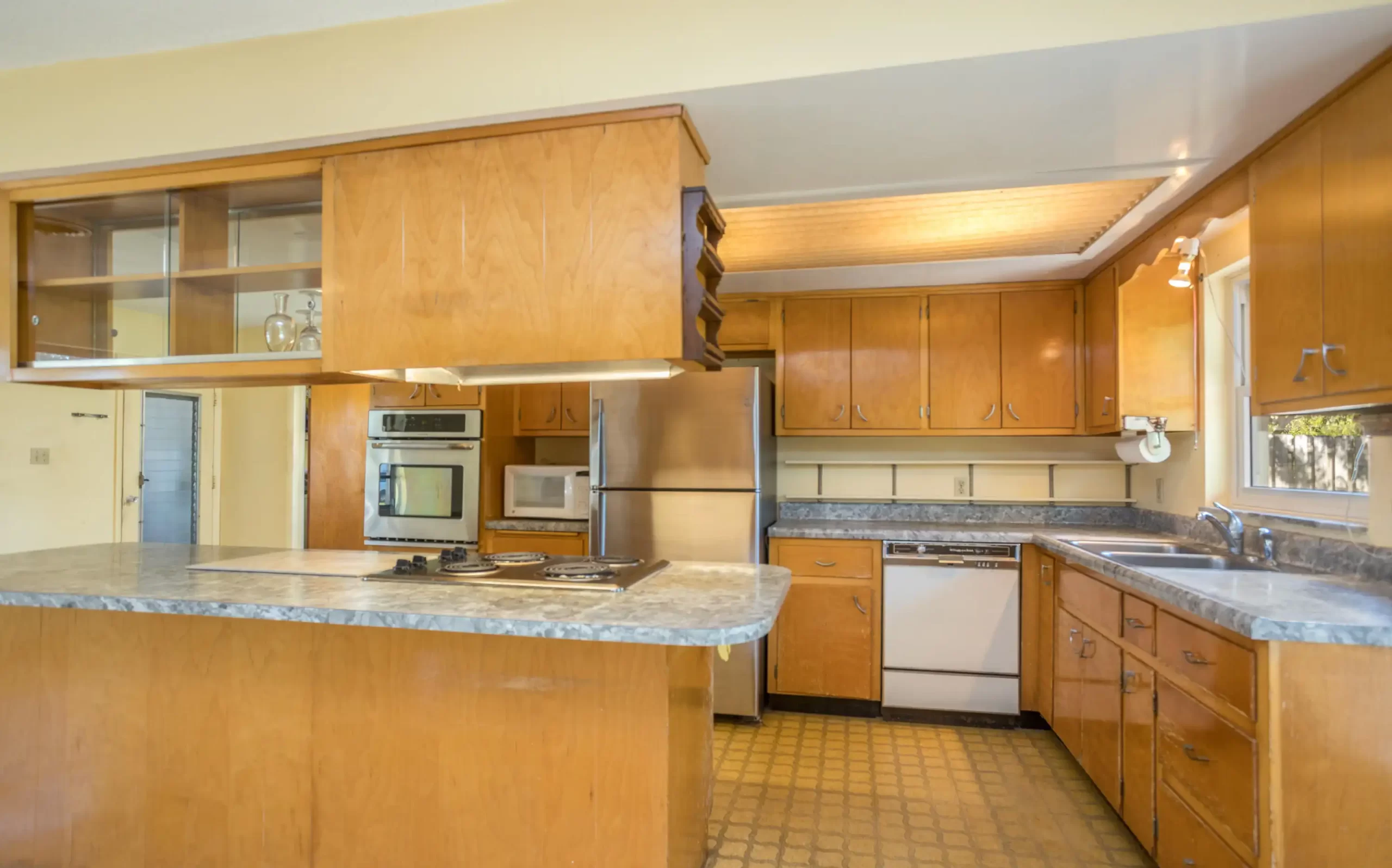 116 Sunset Kitchen Before — Island and Dining